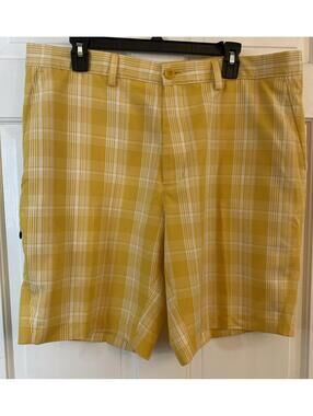 Haggar C18 Shorts Men's 38 Yellow/White Plaid Flat Front Golf Bermuda Sport